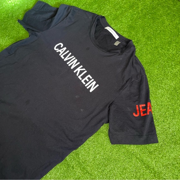 Calvin Klein Men’s Tee(USED) - Picture 2 of 7